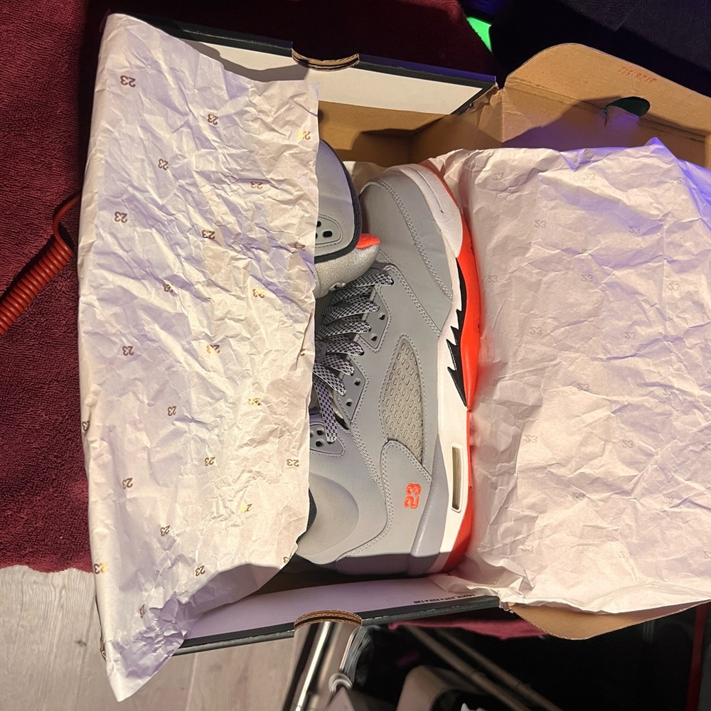 Jordan 5 Retro GG 'Hot Lava' 5’s WOLF GREY/BLACK-HOT LAVA-WHITE release 05/09/15 - Picture 4 of 9